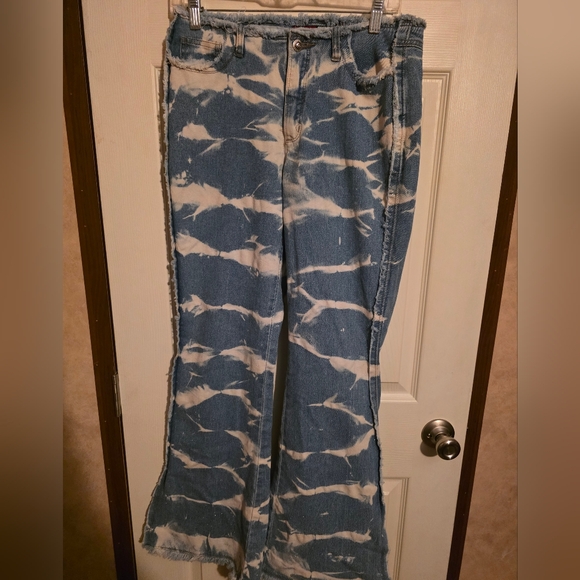 Younique Denim - Younique Jeans.